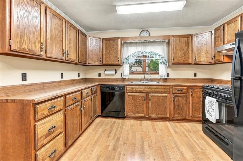 Photo 30 of 46 - 6920 W 72nd Terrace, Overland Park, KS 66204
