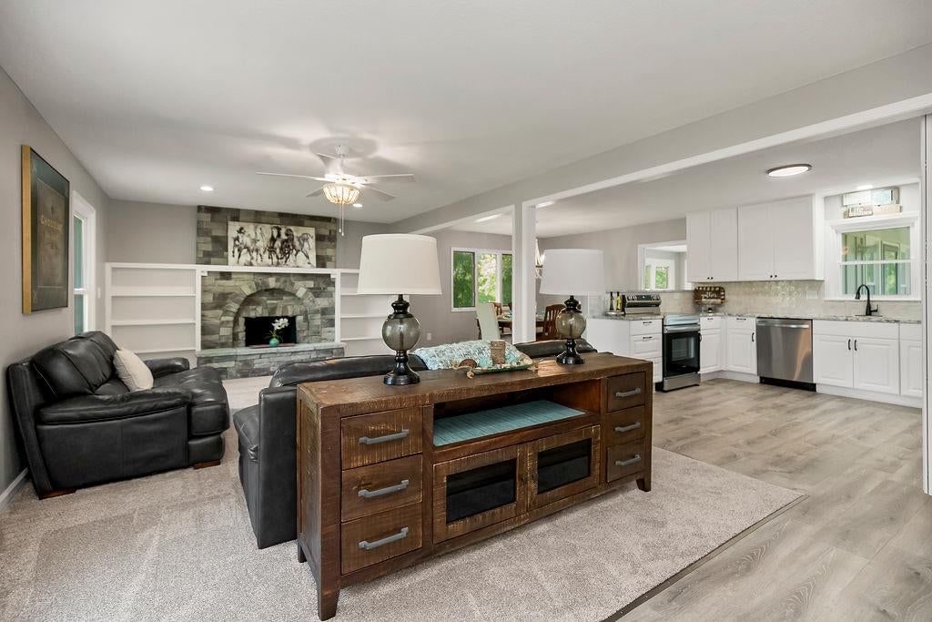 7910 E 233rd Street, Peculiar, MO: listing photo 3