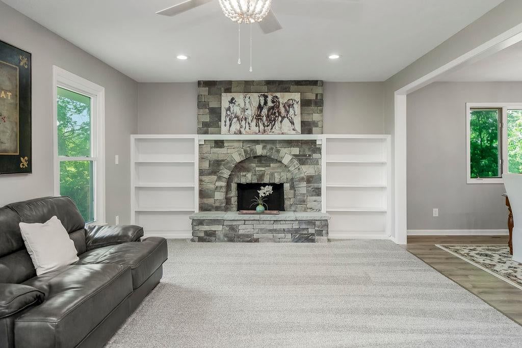 7910 E 233rd Street, Peculiar, MO