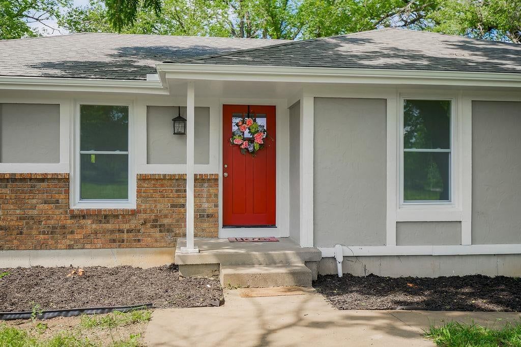 7910 E 233rd Street, Peculiar, MO: listing photo 2