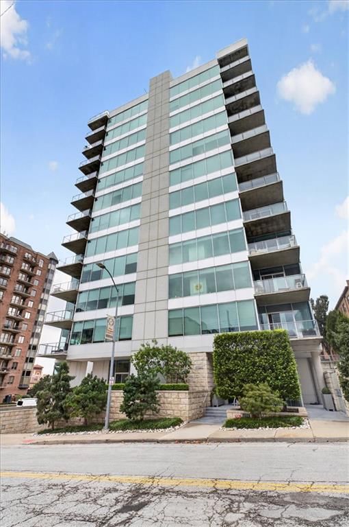 4646 Broadway Street, Kansas City, MO