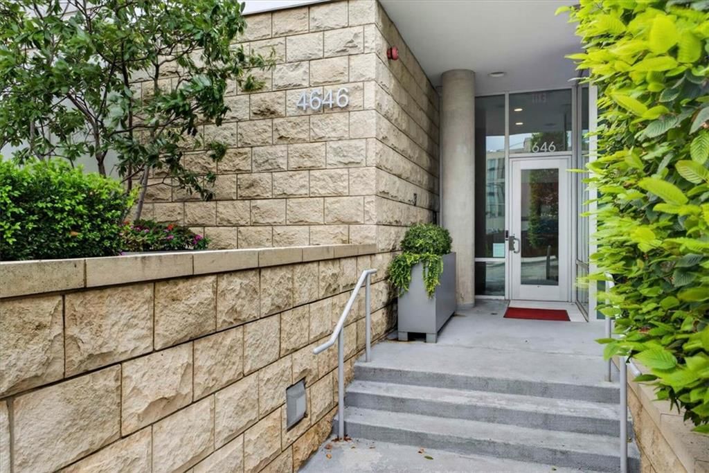4646 Broadway Street, Kansas City, MO: listing photo 2