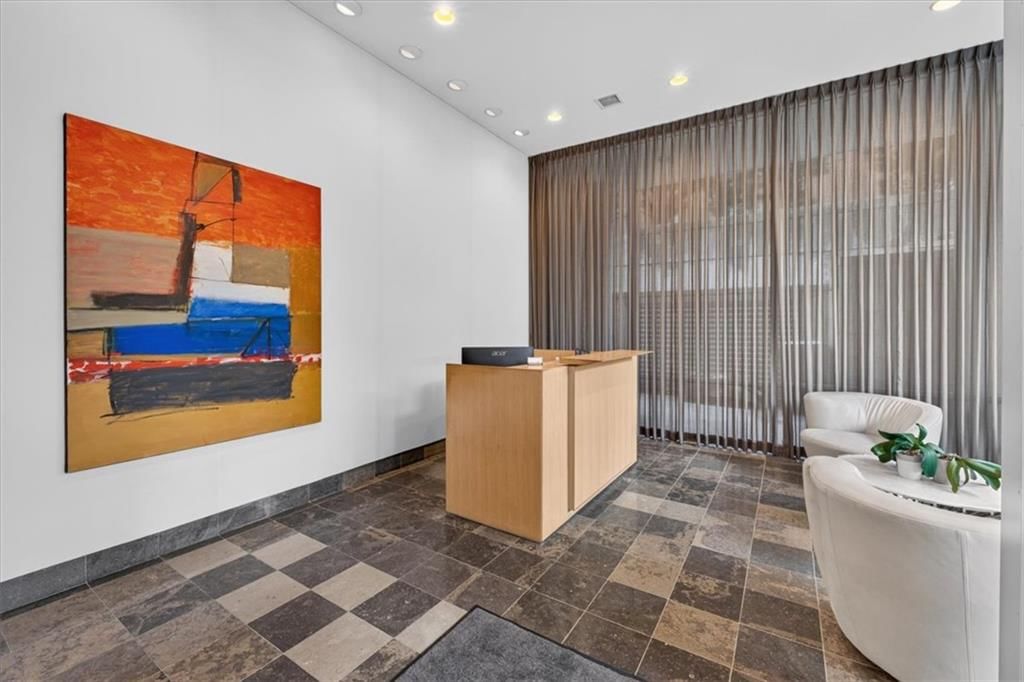 4646 Broadway Street, Kansas City, MO: listing photo 3
