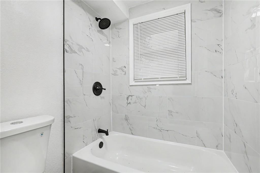 Photo 17 of 26 - 13512 W 90th Place, Lenexa, KS 66215