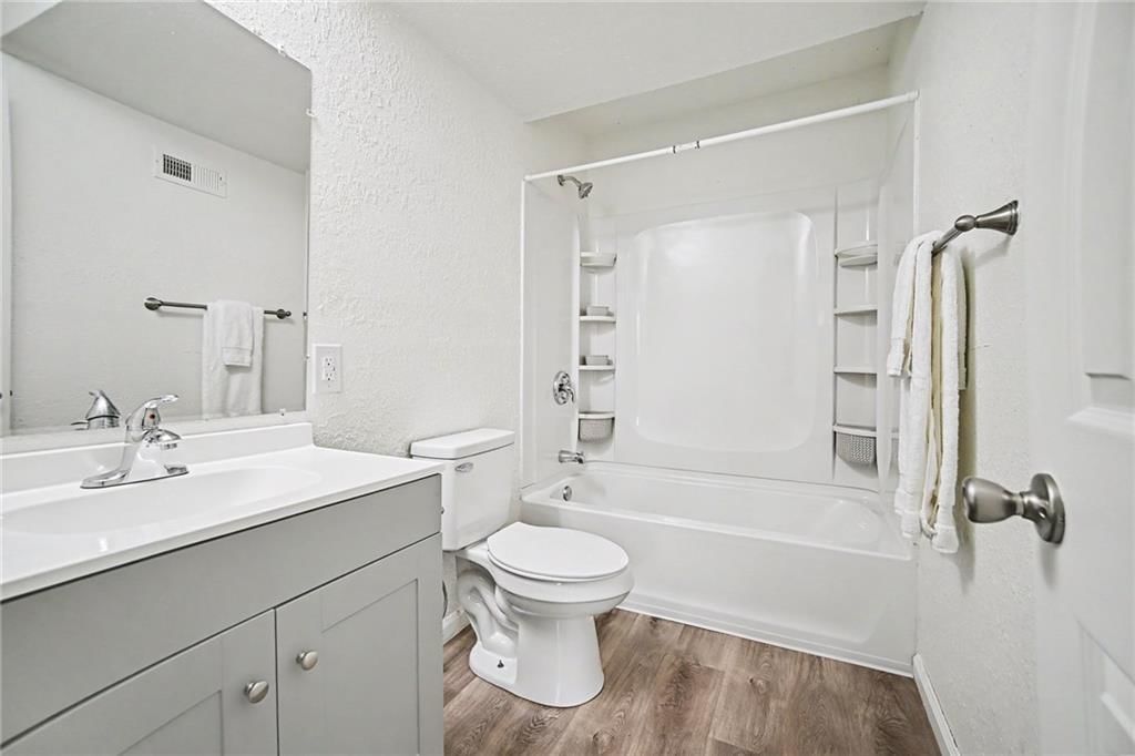 Photo 21 of 29 - 7436 Oakland Avenue, Kansas City, KS 66112