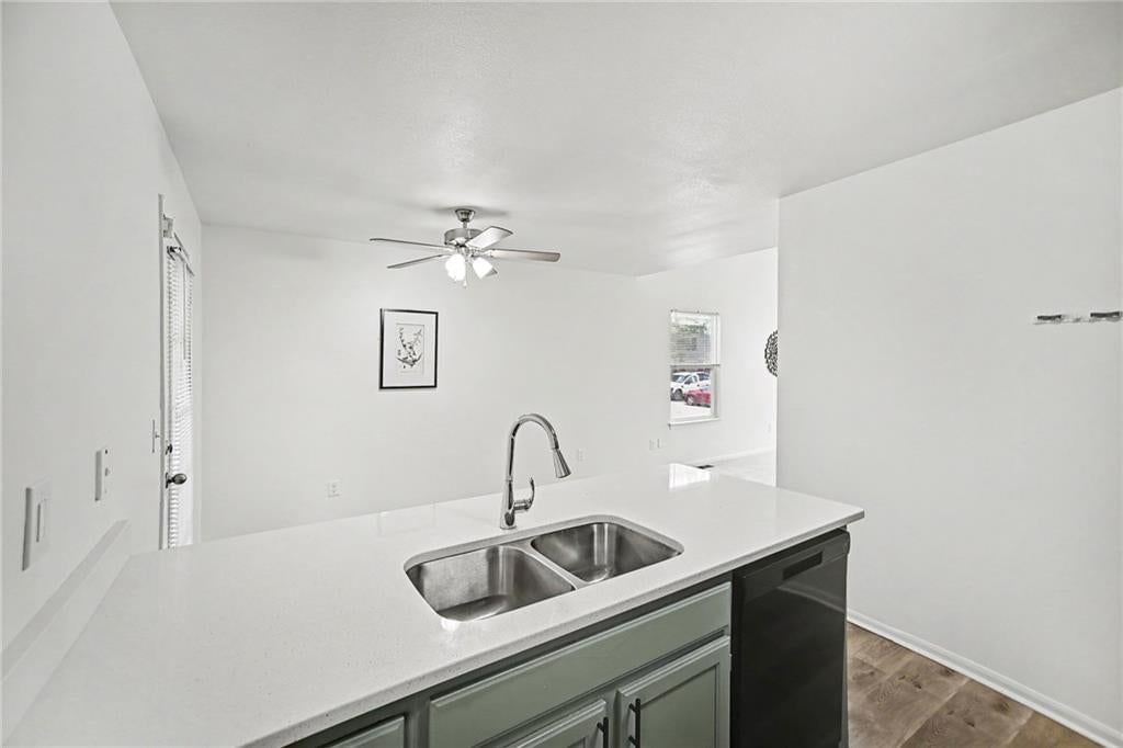 Photo 9 of 29 - 7436 Oakland Avenue, Kansas City, KS 66112