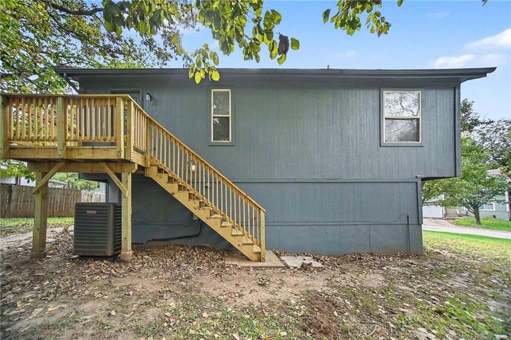 Photo 23 of 29 - 7436 Oakland Avenue, Kansas City, KS 66112
