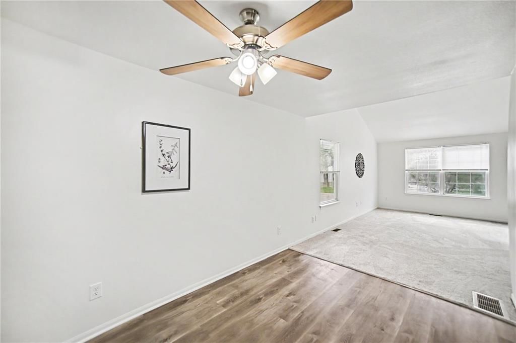Photo 6 of 29 - 7436 Oakland Avenue, Kansas City, KS 66112