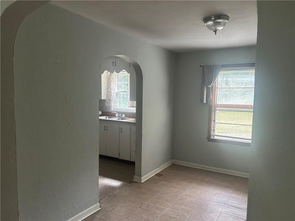 Photo 6 of 13 - 6601 Farrow Avenue, Kansas City, KS 66104