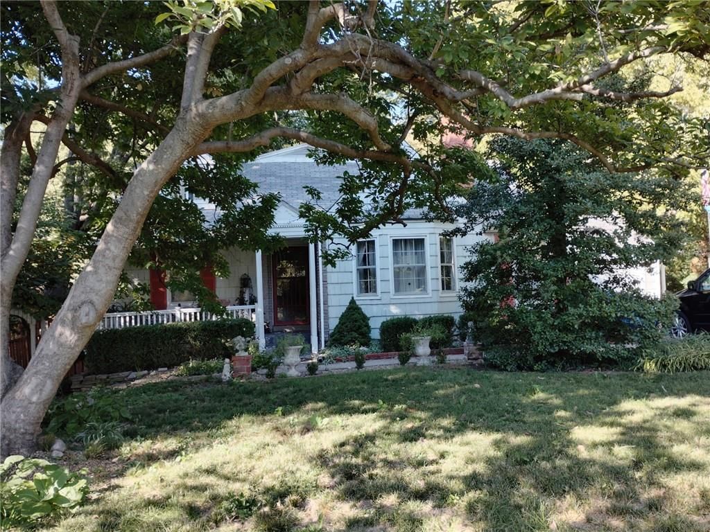 7626 W 61st Street, Overland Park, KS
