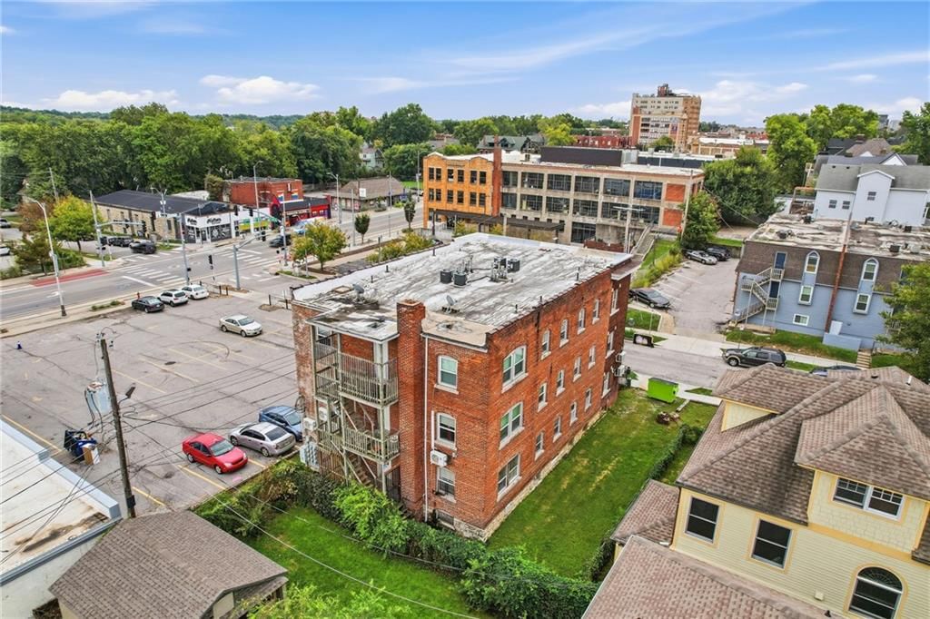 Photo 15 of 28 - 16 W 37th Street, Kansas City, MO 64111