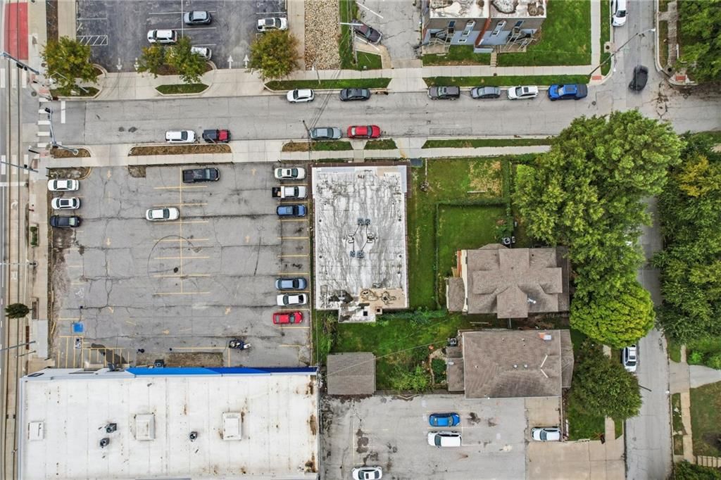 Photo 16 of 28 - 16 W 37th Street, Kansas City, MO 64111