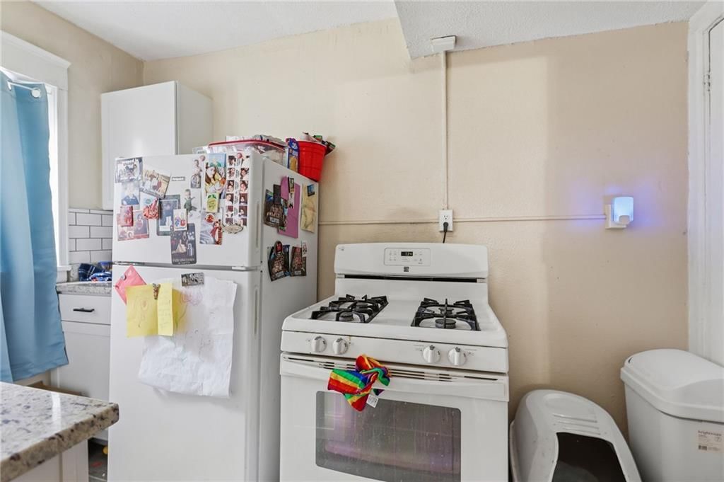 Photo 21 of 28 - 16 W 37th Street, Kansas City, MO 64111