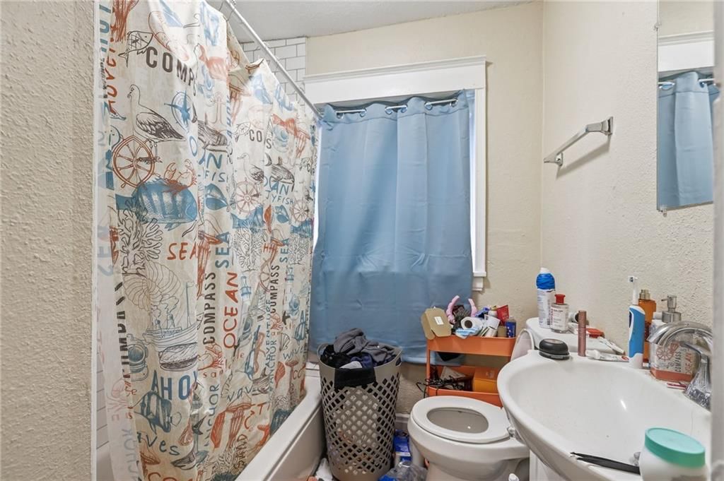 Photo 22 of 28 - 16 W 37th Street, Kansas City, MO 64111
