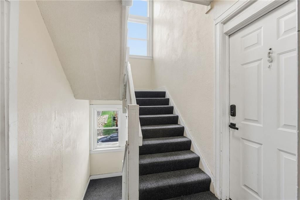 Staircase at 16 W 37th Street, Kansas City, MO 64111