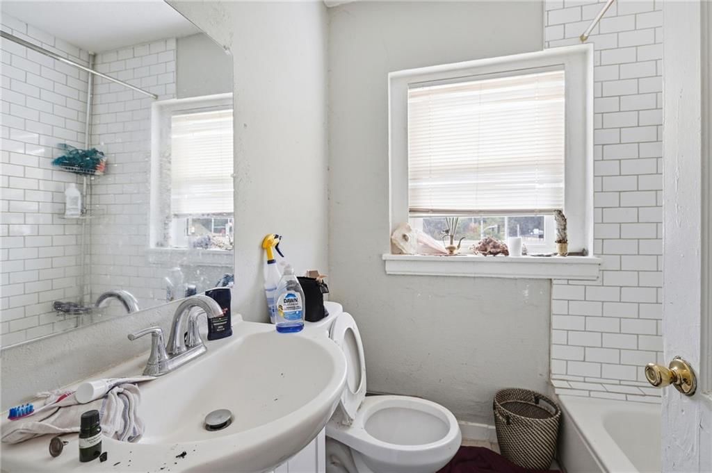 Photo 27 of 28 - 16 W 37th Street, Kansas City, MO 64111
