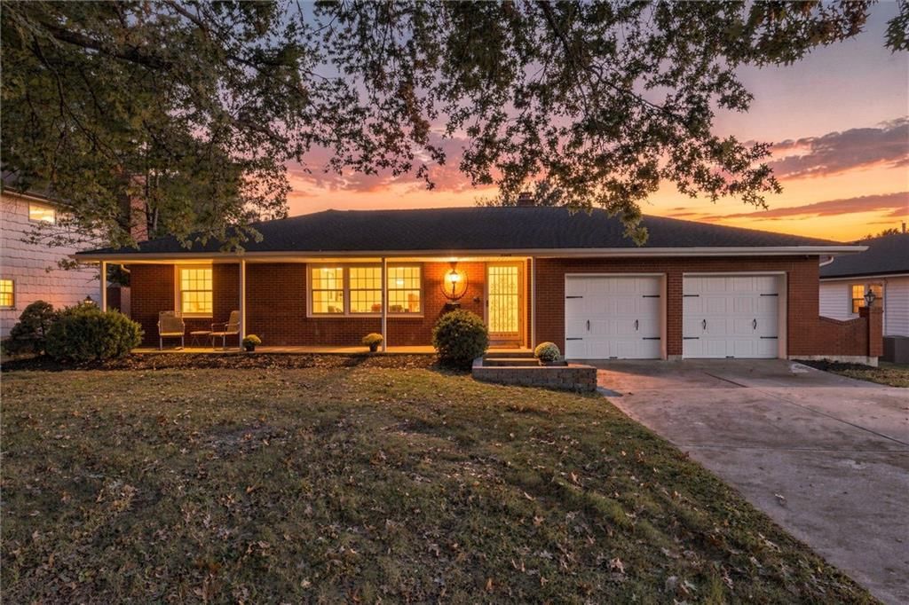8528 Maywood Avenue, Raytown, MO: listing photo 2