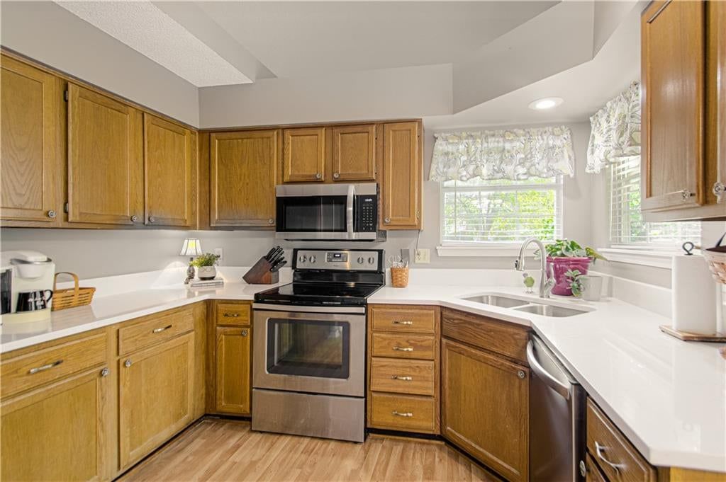 Photo 10 of 42 - 1133 E Charlotte Town Road, Olathe, KS 66061