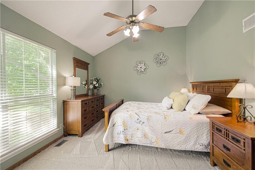 Photo 14 of 42 - 1133 E Charlotte Town Road, Olathe, KS 66061