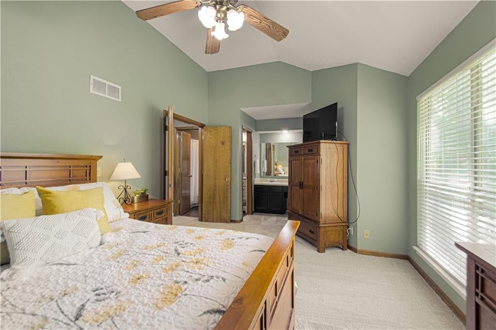 Photo 15 of 42 - 1133 E Charlotte Town Road, Olathe, KS 66061