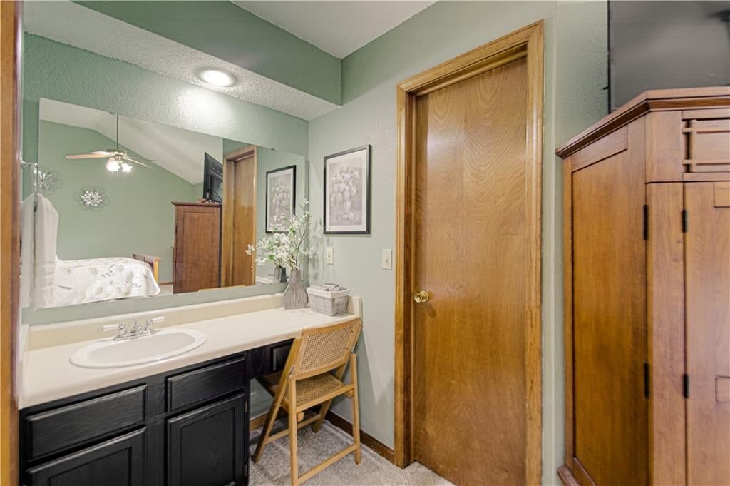 Photo 16 of 42 - 1133 E Charlotte Town Road, Olathe, KS 66061