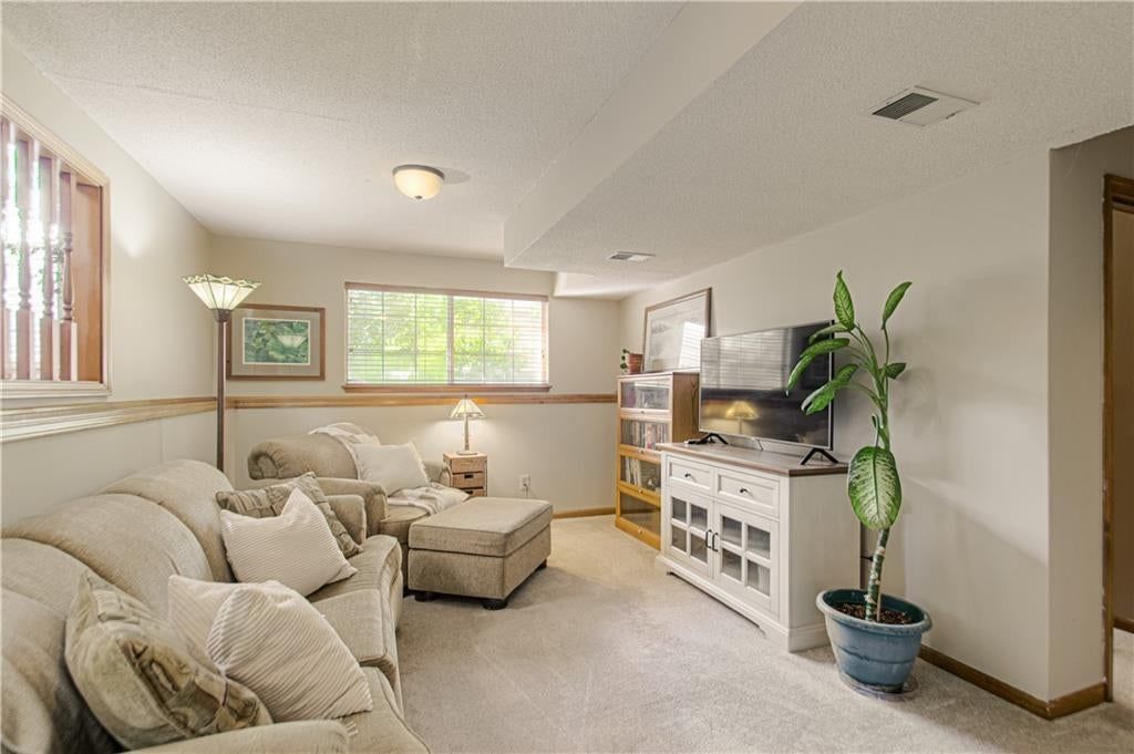 Photo 23 of 42 - 1133 E Charlotte Town Road, Olathe, KS 66061