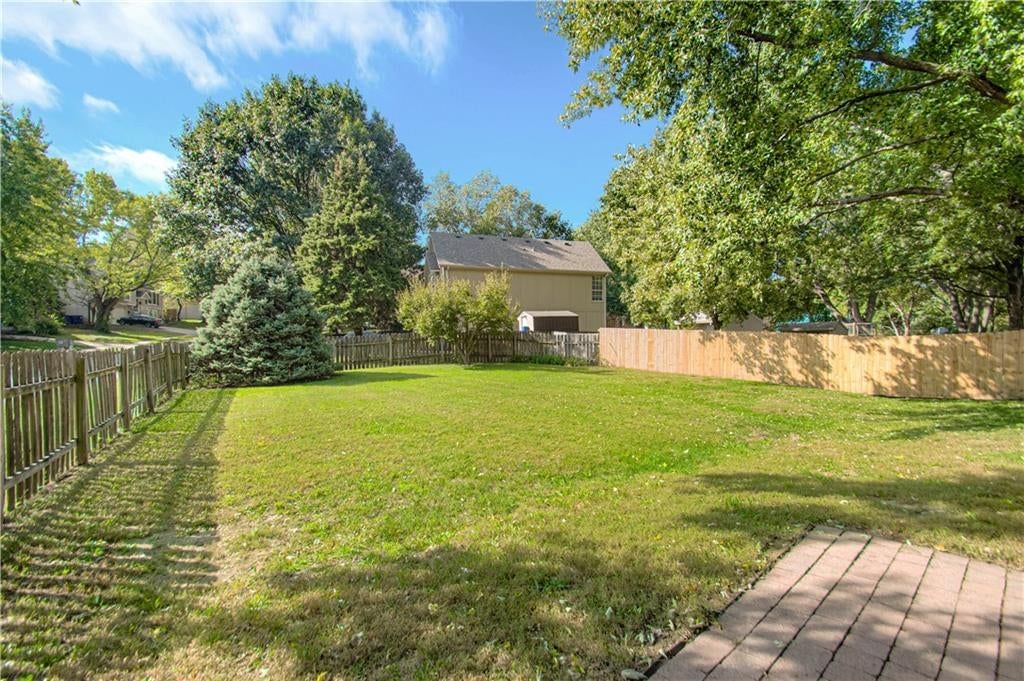 Photo 32 of 42 - 1133 E Charlotte Town Road, Olathe, KS 66061