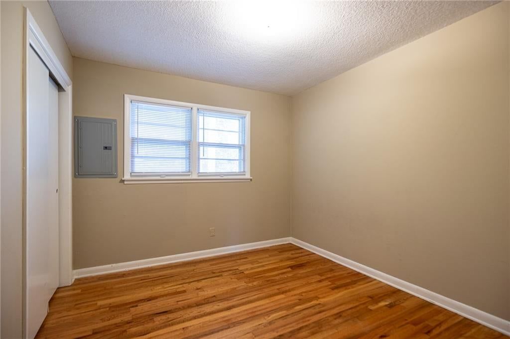 Photo 17 of 21 - 5444 N Cypress Avenue, Kansas City, MO 64119