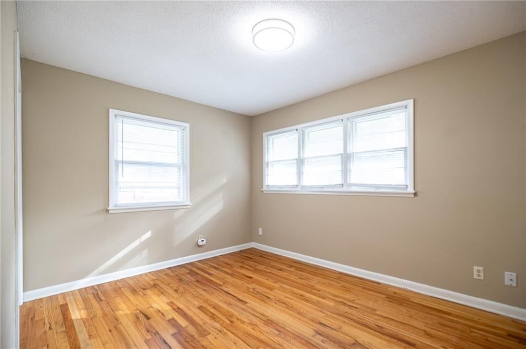 Photo 19 of 21 - 5444 N Cypress Avenue, Kansas City, MO 64119