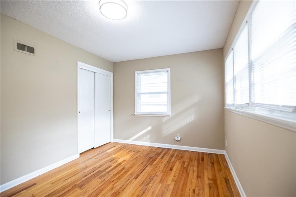 Photo 20 of 21 - 5444 N Cypress Avenue, Kansas City, MO 64119