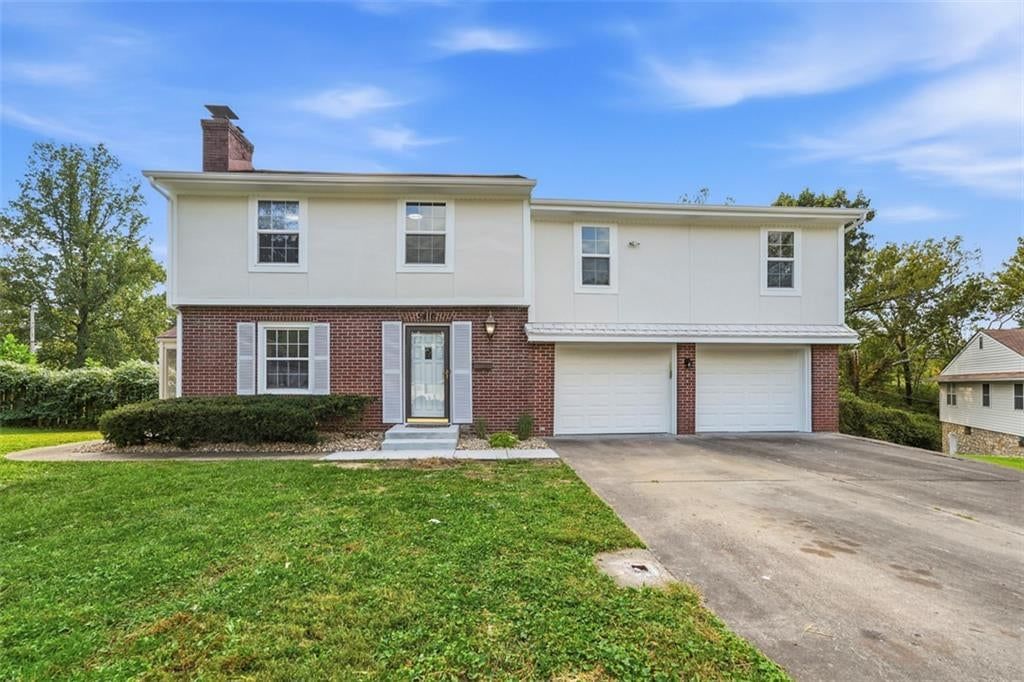 5416 NE Circle Drive, Kansas City, MO