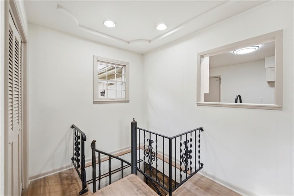 Photo 16 of 40 - 5416 NE Circle Drive, Kansas City, MO 64119