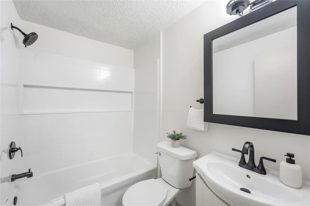 Photo 24 of 40 - 5416 NE Circle Drive, Kansas City, MO 64119