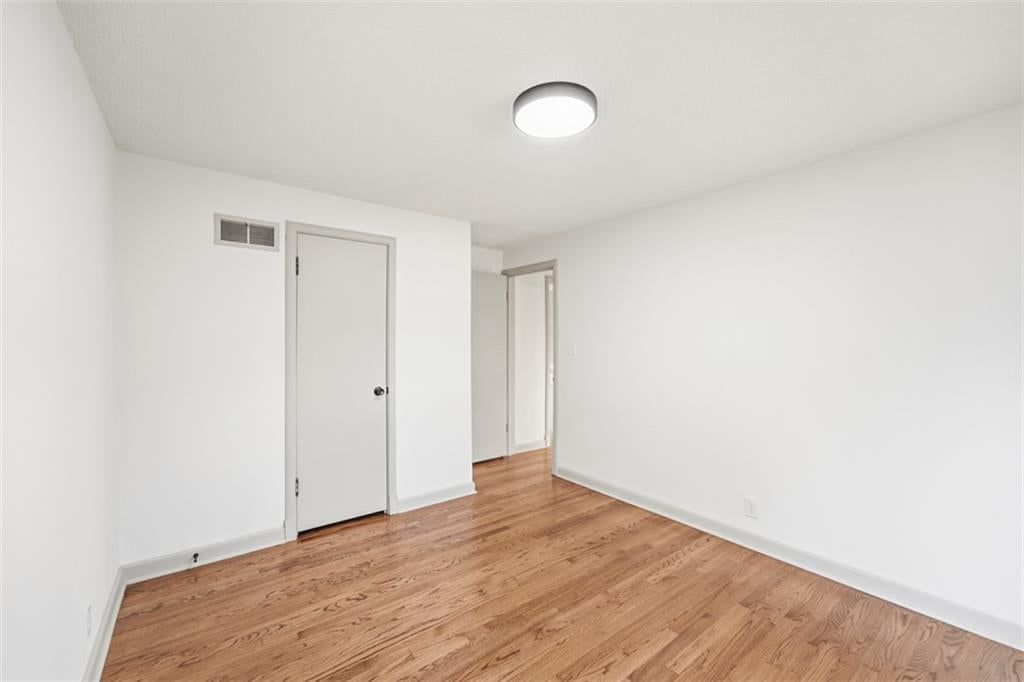 Photo 27 of 40 - 5416 NE Circle Drive, Kansas City, MO 64119