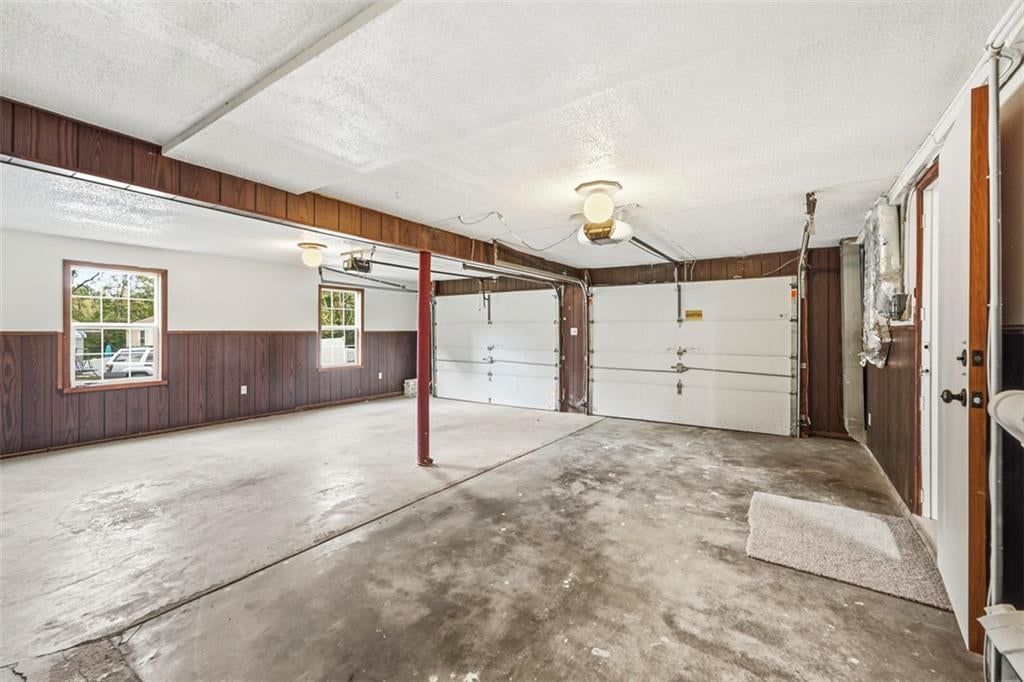 Photo 30 of 40 - 5416 NE Circle Drive, Kansas City, MO 64119