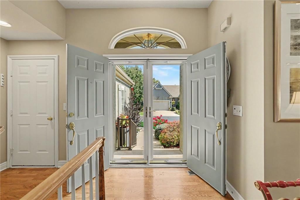 Photo 4 of 38 - 12310 England Street, Overland Park, KS 66213