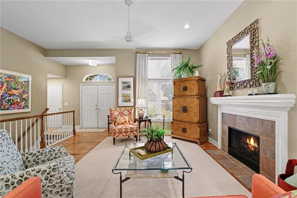 Photo 5 of 38 - 12310 England Street, Overland Park, KS 66213