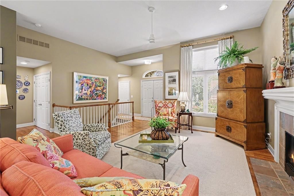 Photo 6 of 38 - 12310 England Street, Overland Park, KS 66213