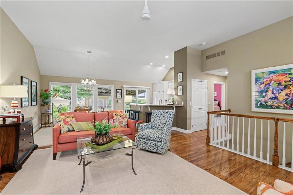 Photo 8 of 38 - 12310 England Street, Overland Park, KS 66213