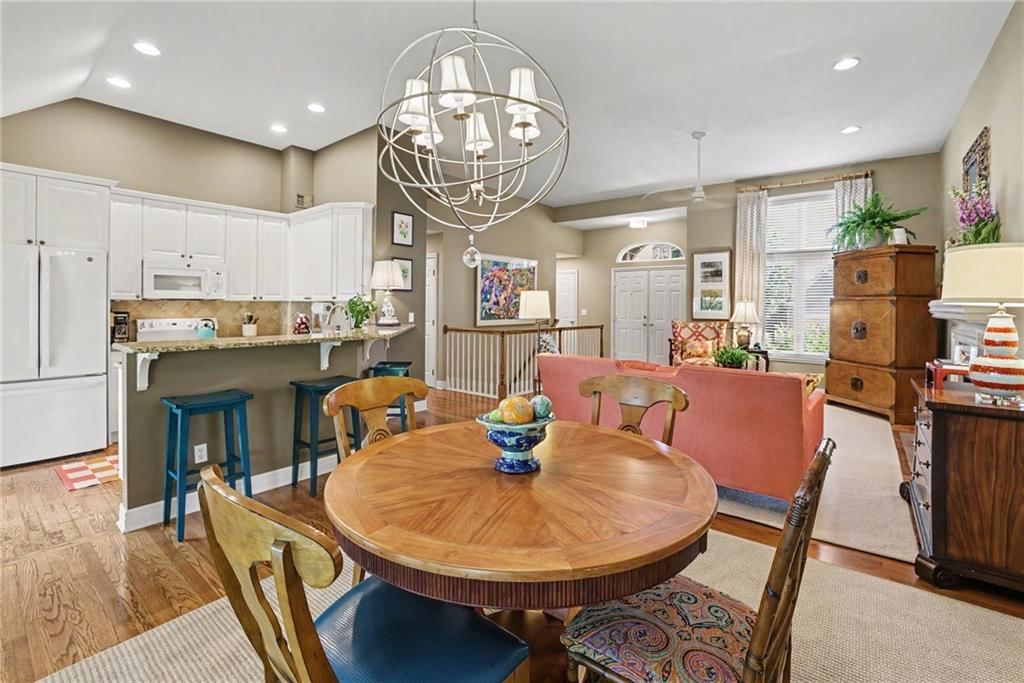 Photo 9 of 38 - 12310 England Street, Overland Park, KS 66213