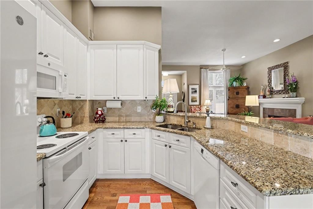 Photo 12 of 38 - 12310 England Street, Overland Park, KS 66213