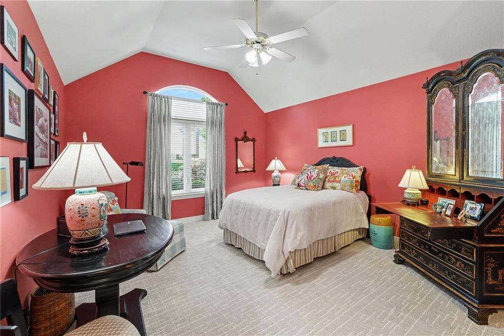 Photo 16 of 38 - 12310 England Street, Overland Park, KS 66213