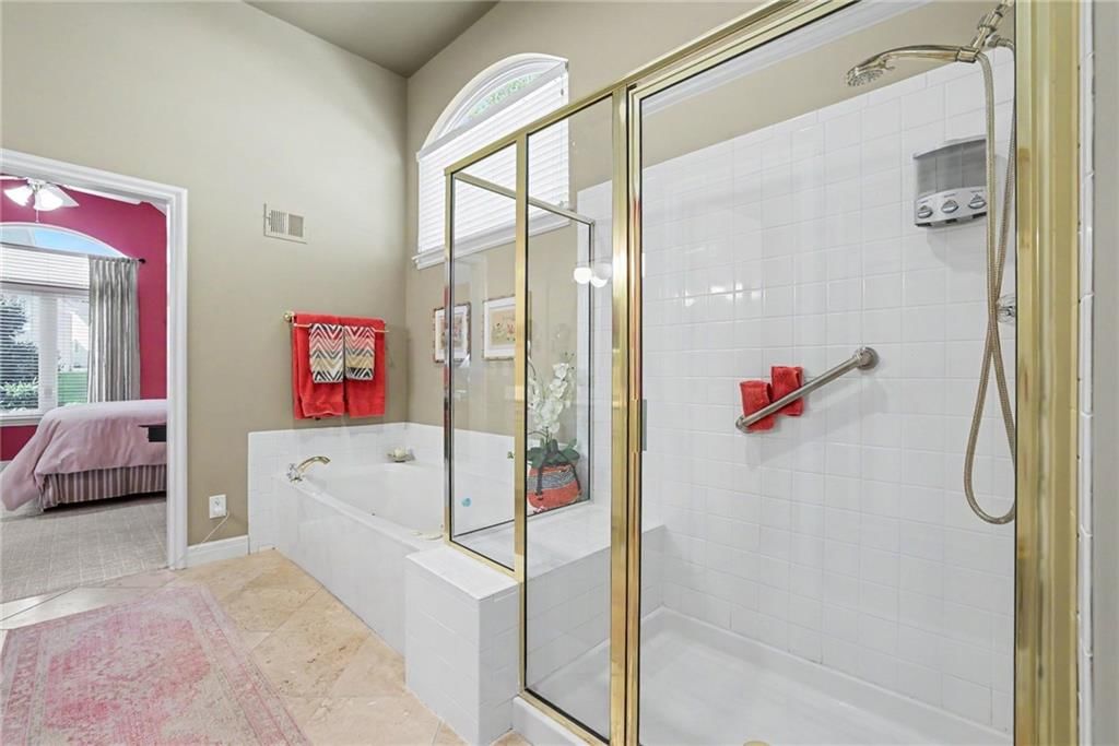 Photo 18 of 38 - 12310 England Street, Overland Park, KS 66213
