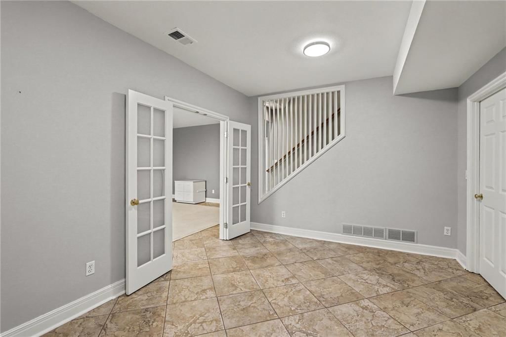 Photo 28 of 38 - 12310 England Street, Overland Park, KS 66213