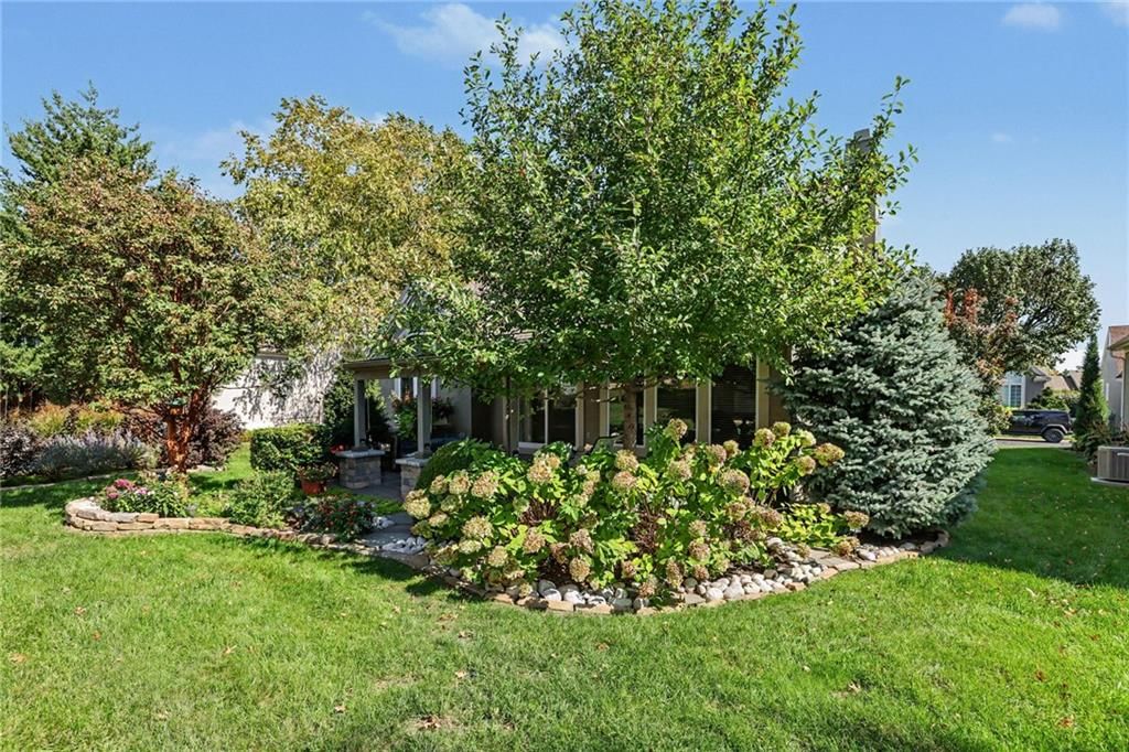 Photo 36 of 38 - 12310 England Street, Overland Park, KS 66213