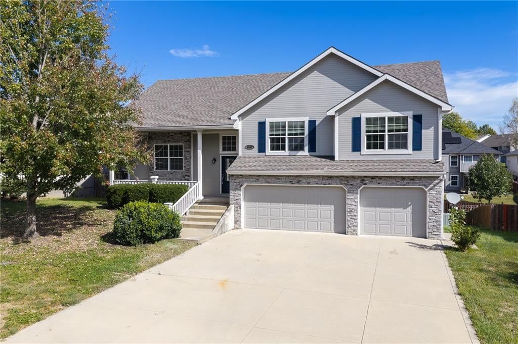 2322 Gettysburg Drive, Leavenworth, KS