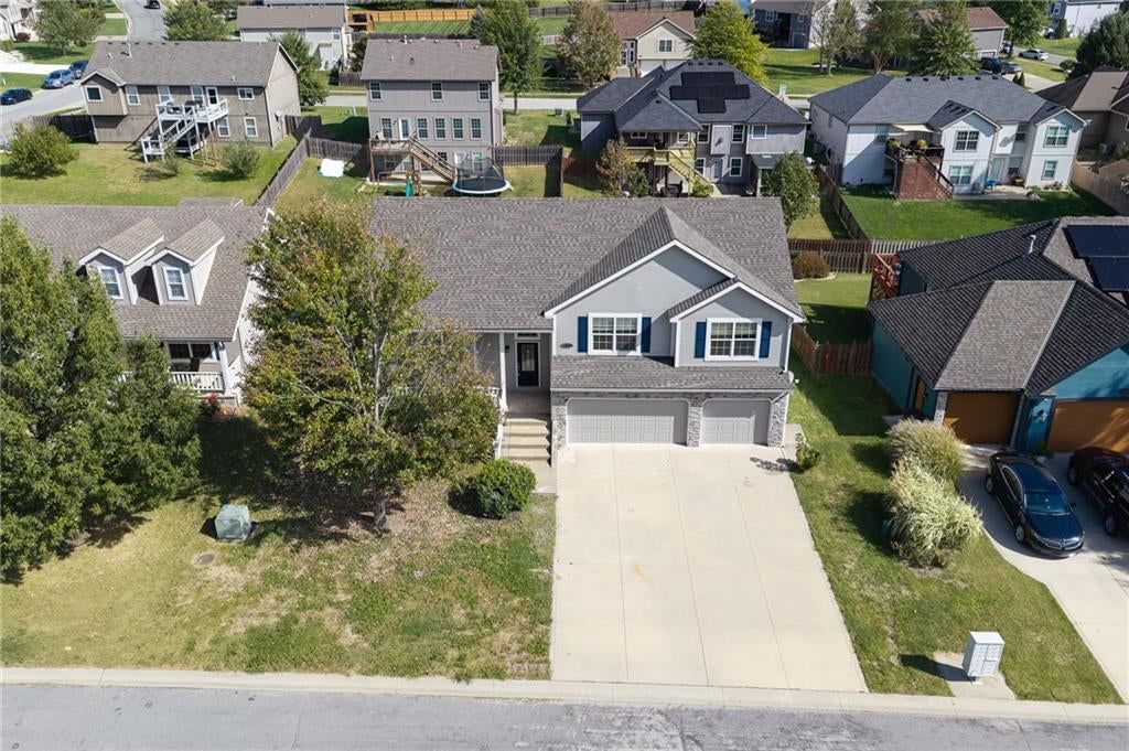 2322 Gettysburg Drive, Leavenworth, KS: listing photo 2
