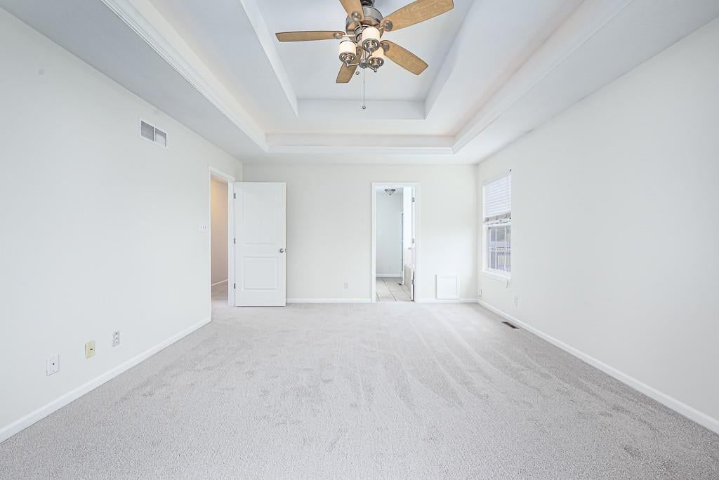 Tray ceiling at 2322 Gettysburg Drive, Leavenworth, KS 66048