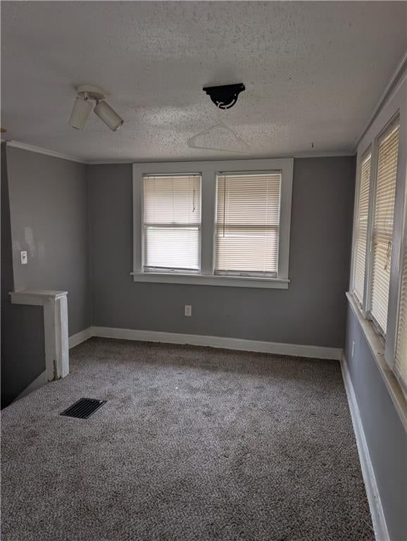 Photo 14 of 23 - 3030 Bales Avenue, Kansas City, MO 64128