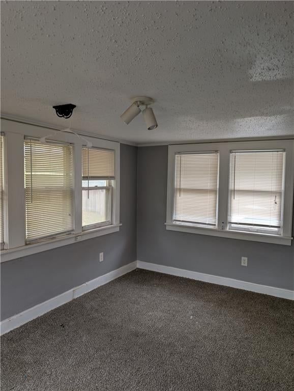 Photo 15 of 23 - 3030 Bales Avenue, Kansas City, MO 64128